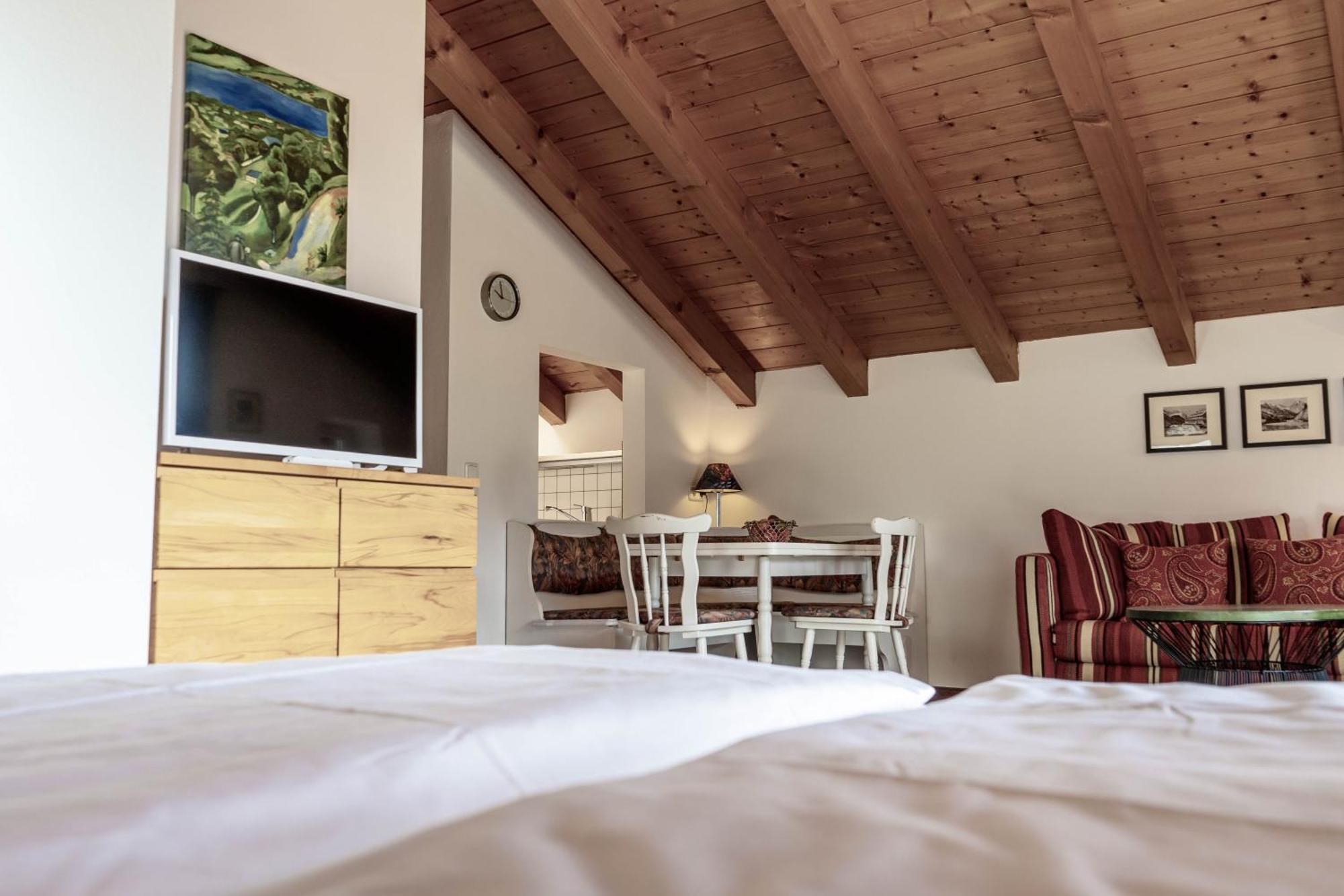 Gaestehaus Quirin Гармиш-Партенкирхен Экстерьер фото
