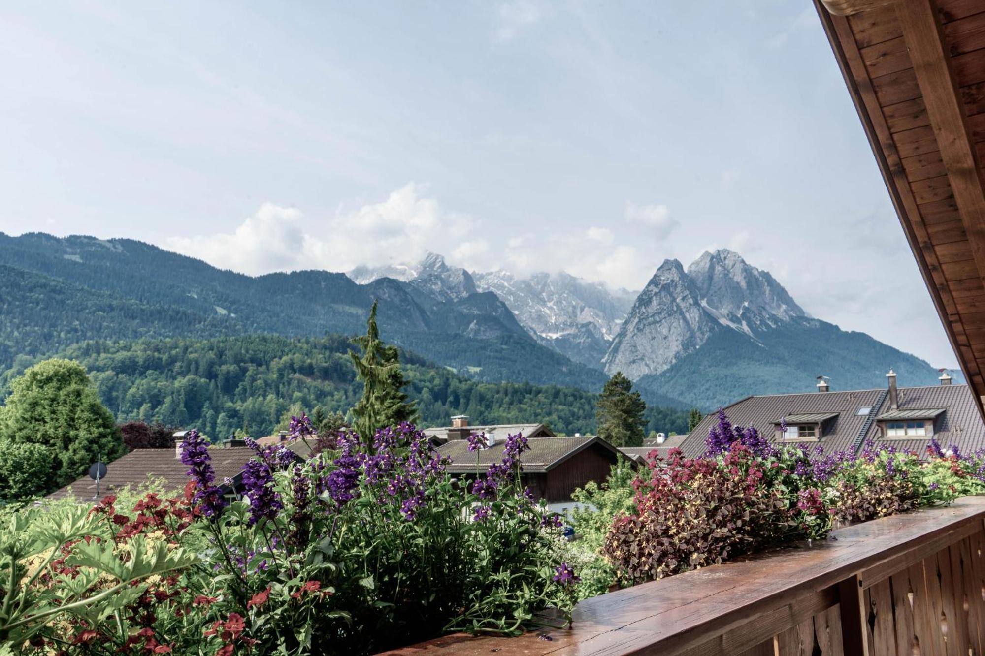 Gaestehaus Quirin Гармиш-Партенкирхен Экстерьер фото