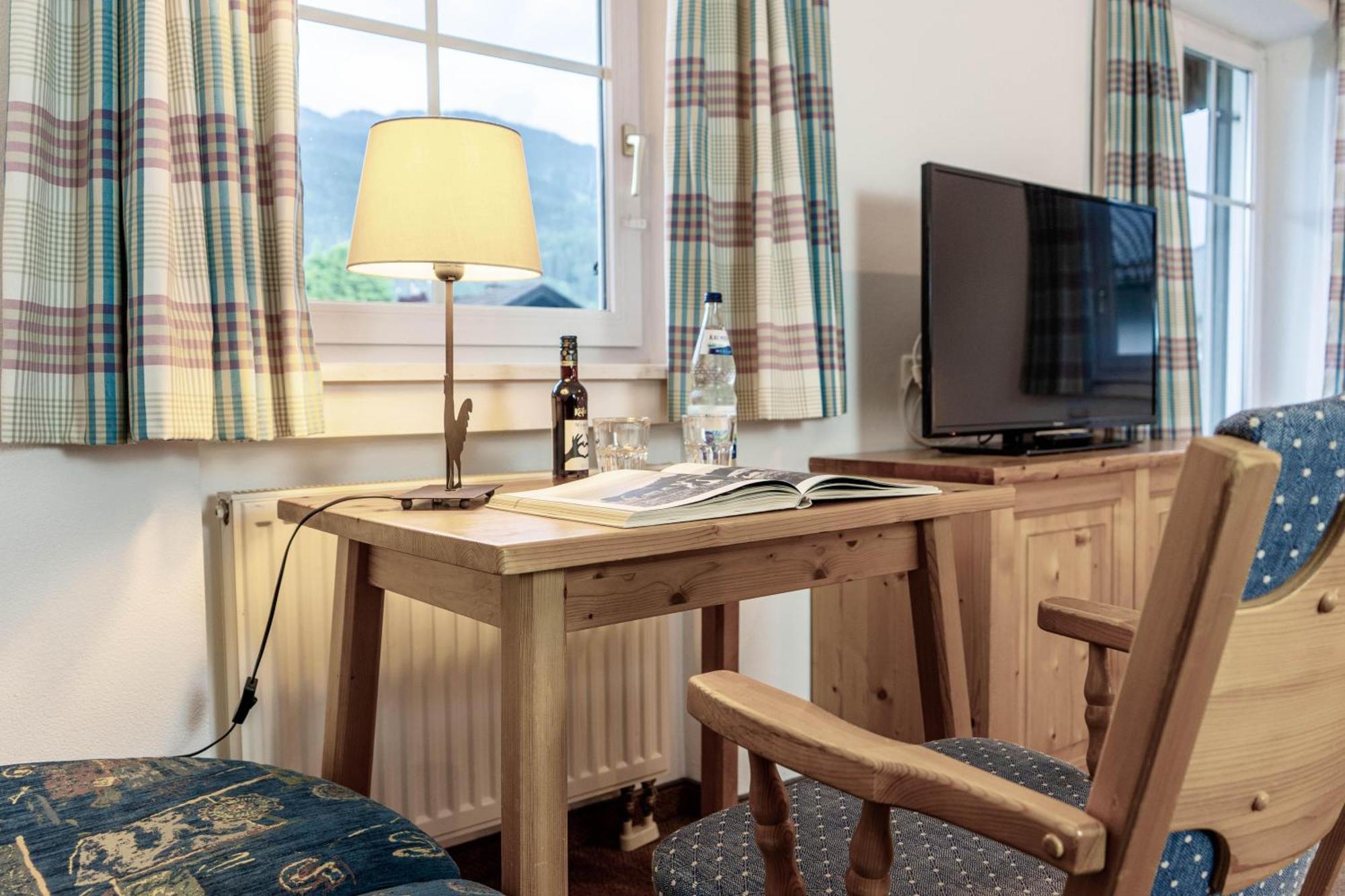 Gaestehaus Quirin Гармиш-Партенкирхен Экстерьер фото